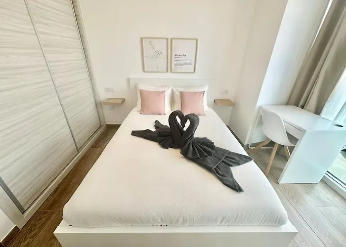 El Queque Sea View 2 Bedroom 2desks And Balcony شقة