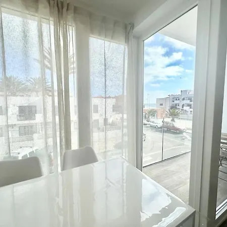 Apartment El Queque Sea View 2 Bedroom 2desks And Balcony Corralejo